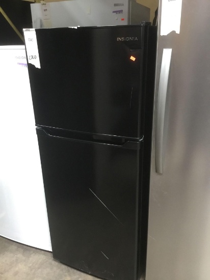 Insignia 9.9 and 11.5 Cu. Ft. Top Mount Refrigerator