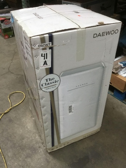 Daewoo 4.4 Cu. Ft. Retro Compact Refrigerator