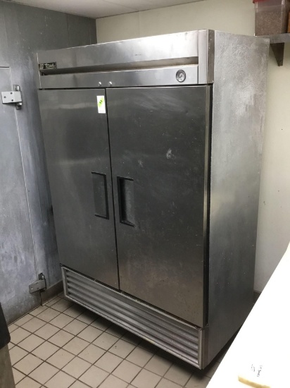 True Commercial 2 Door Reach-In Freezer***WORKING***