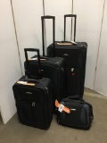 (4) Rockland Luggage Deluxe Luggage Set