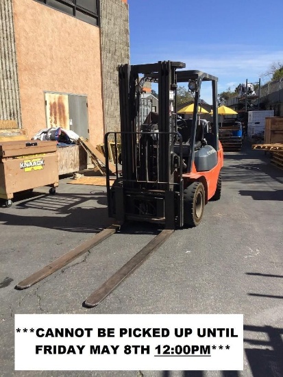 Toyota 5000lbs. Capacity Triple Stage Mast LPG Forklift with Side Shift