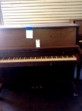 (1) Baldwin. Piano. Hamilton. Year 1961-62. Functioning.