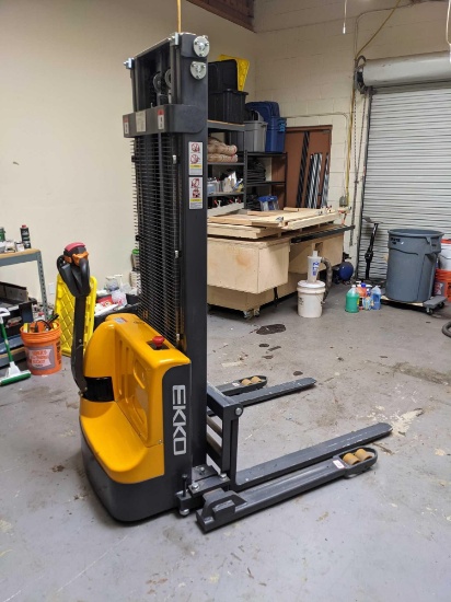 EKKO Electric Stacker 10ft Lift and 2640lbs Capacity with Built-In Charger