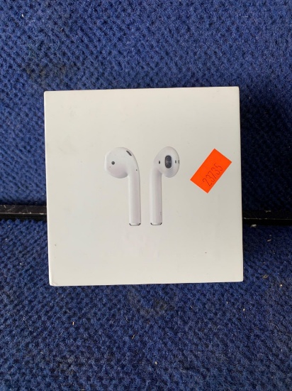 Apple AirPods With Wireless Charging Case