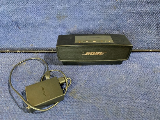 Bose Mini II SoundLink Bluetooth Portable Speaker With Charging Cradle
