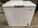 Midea 7.0 cu. ft. Chest Freezer*GETS COLD*SMALL DENT ON FRONT*