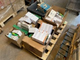 Pallet Lot of Assorted Light Bulbs