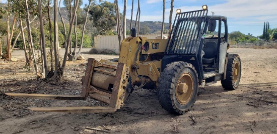 CATERPILLAR TH330B with Rotator and Hydraulic Fork Spreaders*SEE VIDEO*