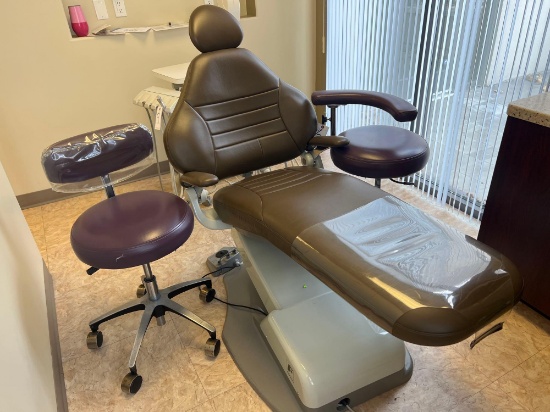 Forest 3900 Hydraulic Dental Examination Chair and (2) Stools