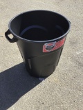 (6) Rubbermaid Roughneck Trash Cans with Lids