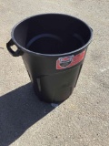 (5) Rubbermaid Roughneck Trash Cans with Lids
