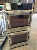 GE - 27in Built-In Double Electric Wall Oven*DAMAGE*