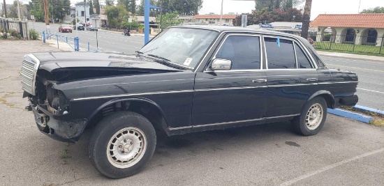 1984 Mercedes-Benz 123D*NOT RUNNING*NO ENGINE OR TRANSMISSION*NO KEY*