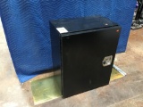 (1) UNUSED Powder Coated Aluminum Locking Box with Side Hinges*WITH KEY*