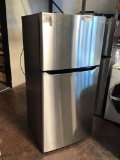 LG 20 cu. ft. Top Freezer Refrigerator*COLD*PREVIOUSLY INSTALLED*