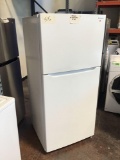 Insignia 18 Cu. Ft. Top-Freezer Refrigerator*COLD*PREVIOUSLY INSTALLED*