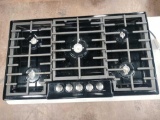 Bosch 36in Gas Cooktop with 5 Sealed Burners***DAMAGED***