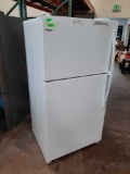Whirlpool 33 in. 20 Cu.ft. Top Freezer Refrigerator*COLD*PREVIOUSLY INSTALLED*