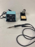 Weller Electronically Controlled Soldering Station*TURNS ON*