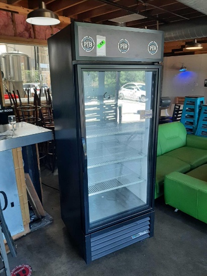 True 30in. 26 Cu. ft. Glass Door Refrigerated Merchandiser*GETS COLD*