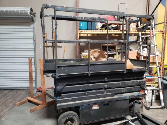 Up-Right XL-19 Electric Scissor Lift*NOT OPERATIONAL*