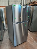 INSIGNIA 18 cu. ft. Top-Freezer Refrigerator*COLD*PREVIOUSLY INSTALLED*DAMEGE*