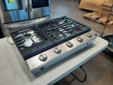 Samsung 30 in. Smart Gas Cooktop with Illuminated Knobs