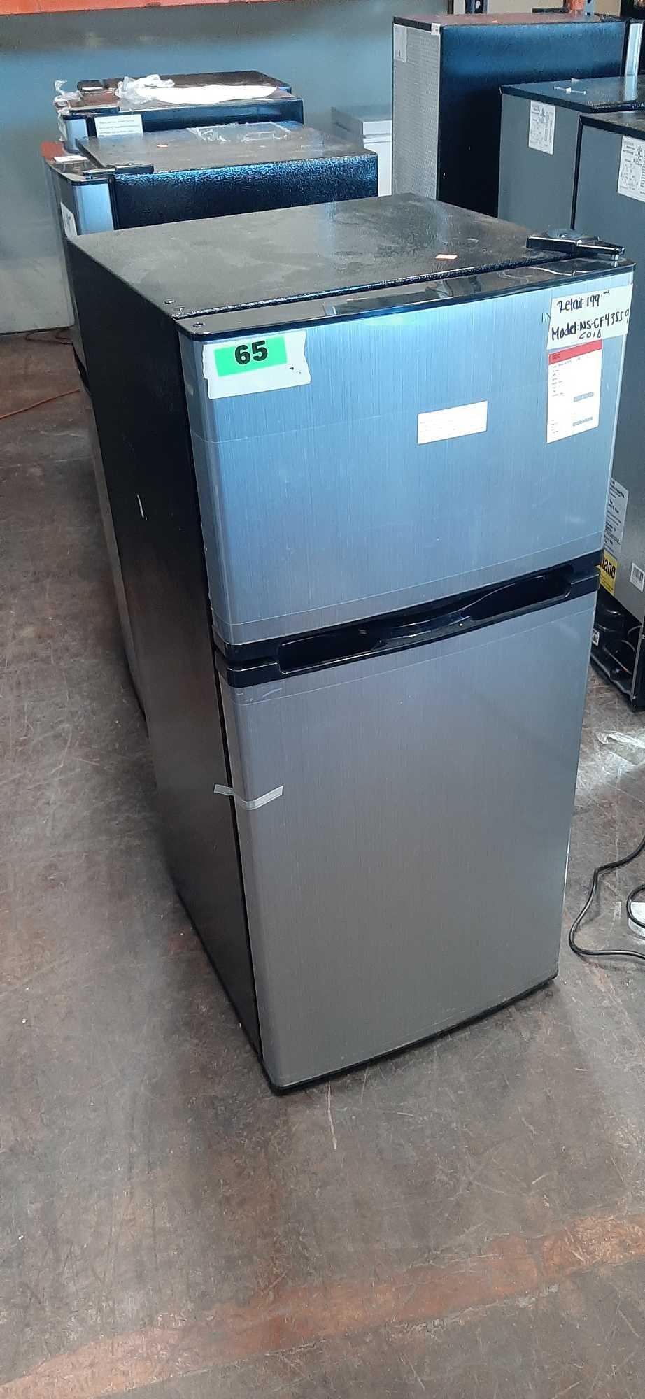 Insignia 4.3 Cu. Ft. Mini Fridge with Top Proxibid