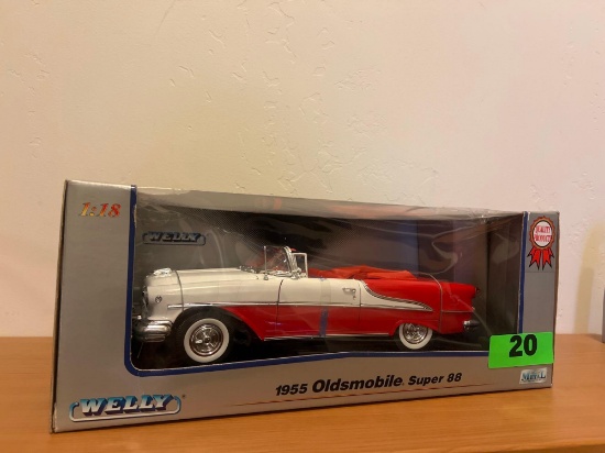 1955 Oldsmobile Super 88 1/18 Die Cast Collectible