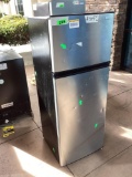 VISSANI 7.1cu. ft. Top Freezer Refrigerator*COLD*PREVIOUSLY INSTALLED*
