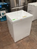 VISSANI 4.9cu. ft. Garage Ready Chest Freezer*COLD*PREVIOUSLY INSTALLED*