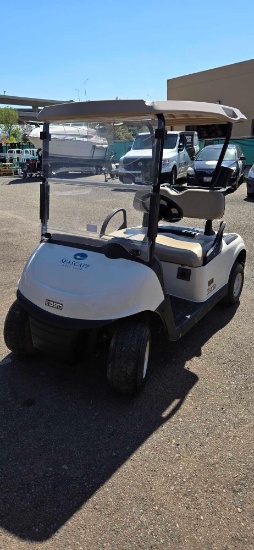 E-Z-GO RXV golf cart