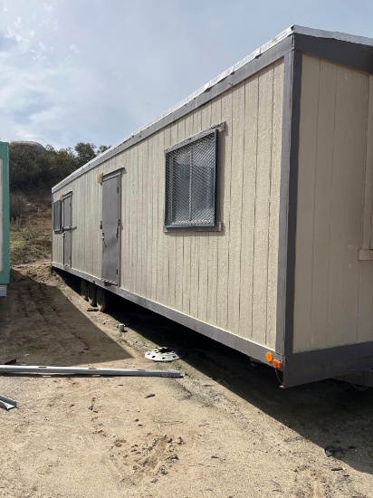 1981 Scotsman 43ft Office Trailer