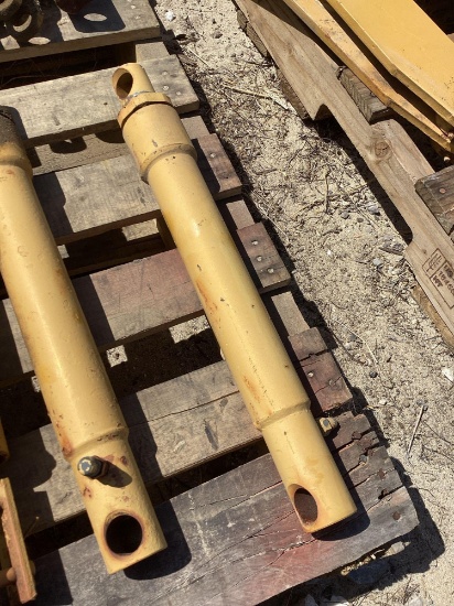 (14) hydraulic cylinders