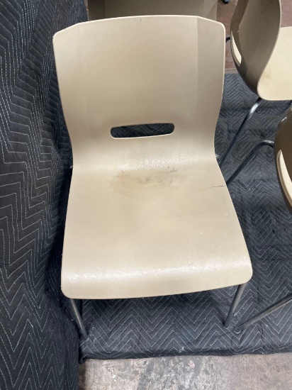 Lot of 4 Plastic Chairs