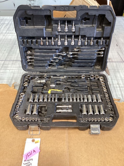 DeWalt mechanic tool set*Missing pieces*
