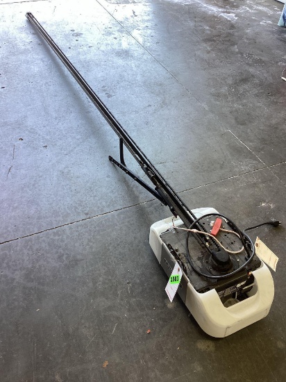 Liftmaster Premium Series residential door operator*Turns on*