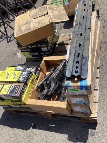 Pallet Lot Of Car Ball Mount & Hitches