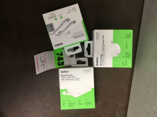 Belkin Power Bank With Wall Charger And Fast Charge Cable