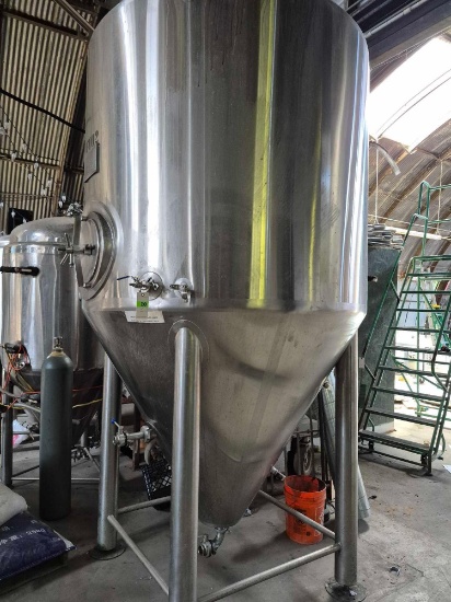 Pacific Brewing 30BBL Fermentation Tank