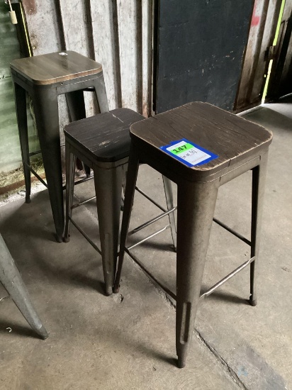 Lot of (3) assorted bar stools
