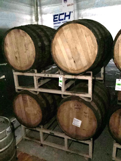 (4)Barrels and barrel racks
