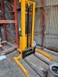 Uline Straddle Stacker