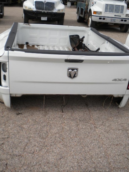 02-08 Dodge Bed & bumper, Slight damage