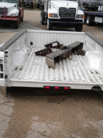 08-12 Ford Dually bed with bumper and hitch