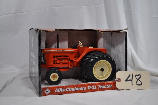 Ertl Allis-Chalmers D-21 with Duals - 1/16th scale