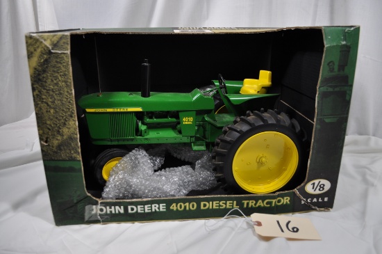 John Deere 4010 Diesel - 1/8th scale