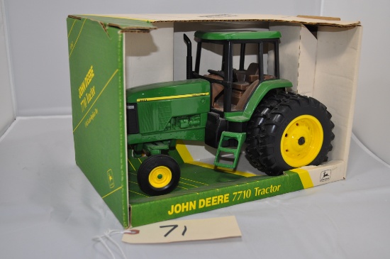 Ertl John Deere 7710 - 1/16th scale