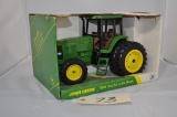 Ertl John Deere 7800 with MFWD and Duals - Collectors Edition -1/16th scale