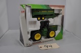 Ertl John Deere 8960 Battery operated tractor with wagon - 1/32nd scale